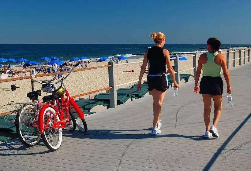 Отель Chateau Inn And Suites