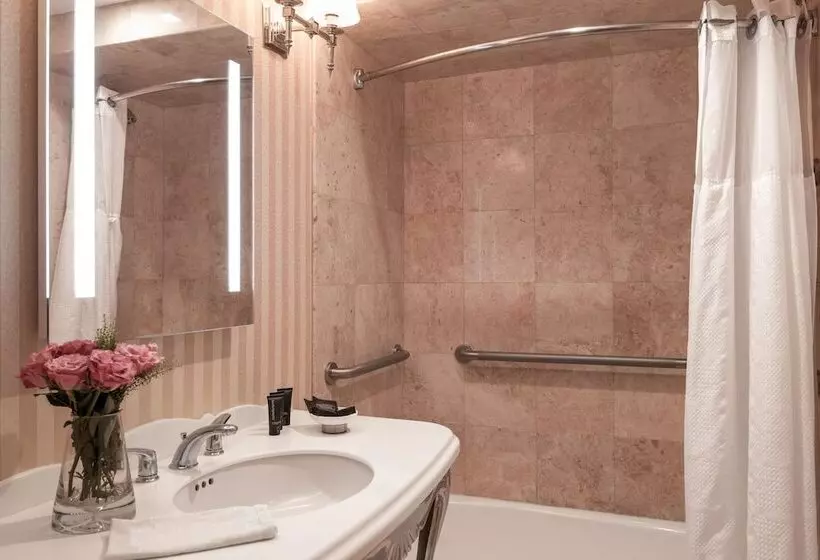 Отель Chateau Inn And Suites