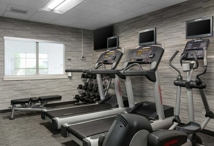 ホテル Courtyard By Marriott Fishkill