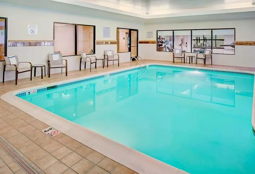 ホテル Courtyard By Marriott Richmond Airport