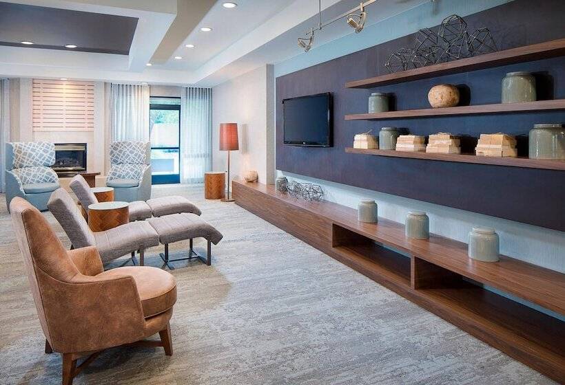 فندق Courtyard By Marriott Richmond Airport