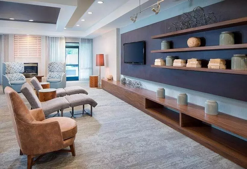 ホテル Courtyard By Marriott Richmond Airport