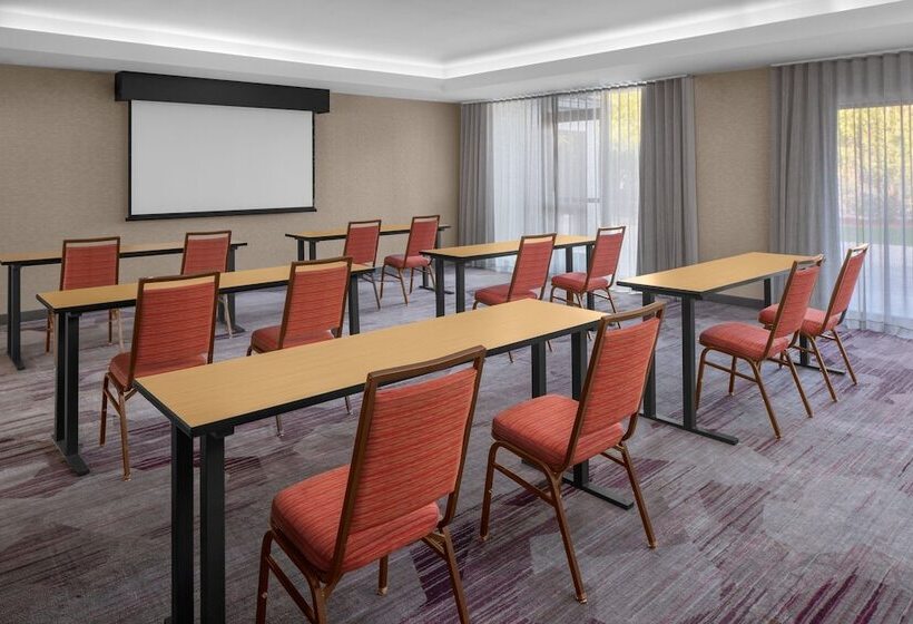 호텔 Courtyard Detroit Brighton