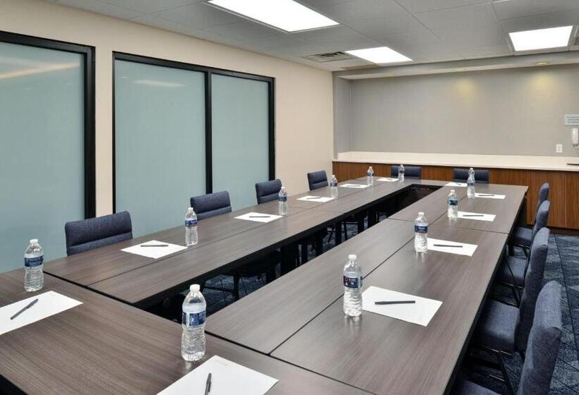 酒店 Courtyard Detroit Utica