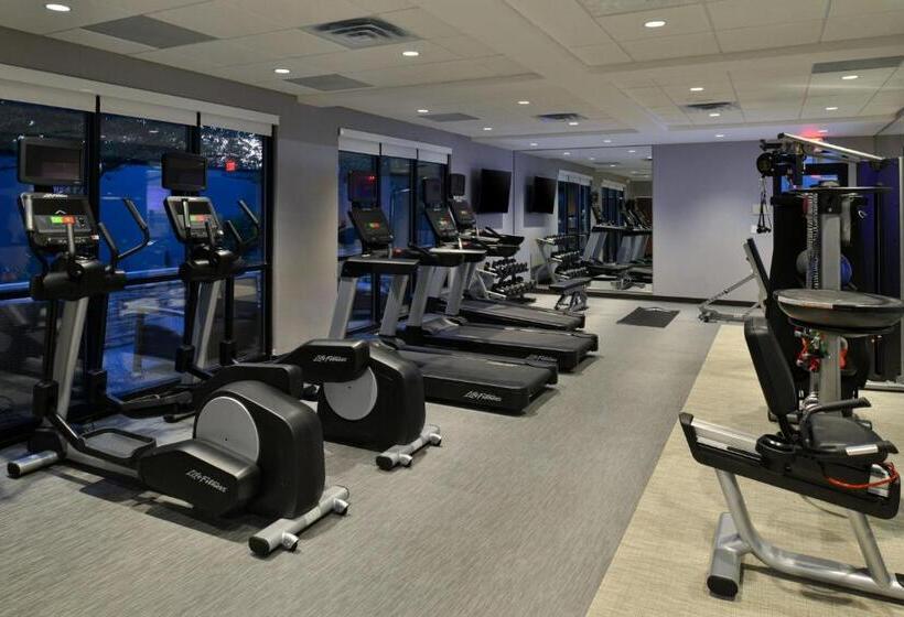 酒店 Courtyard Detroit Utica