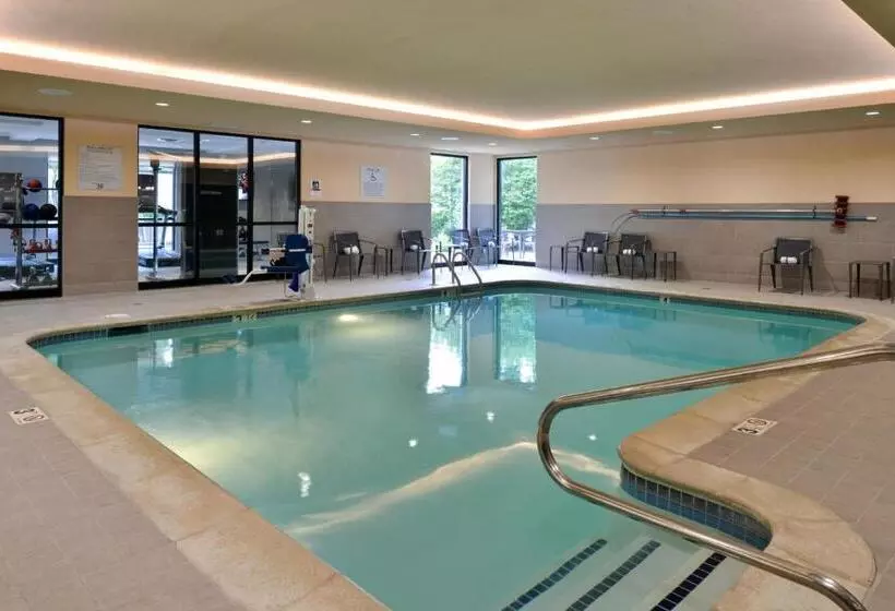 Отель Courtyard Detroit Utica