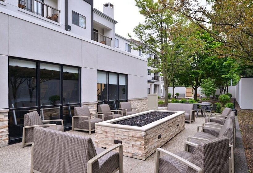 酒店 Courtyard Detroit Utica