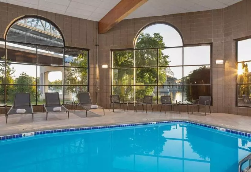 هتل Courtyard La Crosse Downtown/mississippi Riverfront