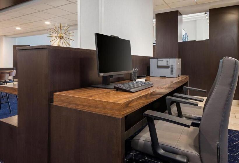 فندق Courtyard La Crosse Downtown/mississippi Riverfront