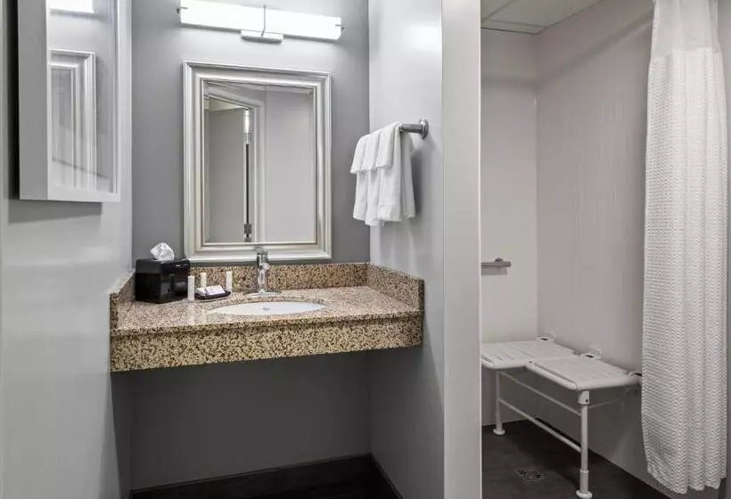 هتل Courtyard La Crosse Downtown/mississippi Riverfront