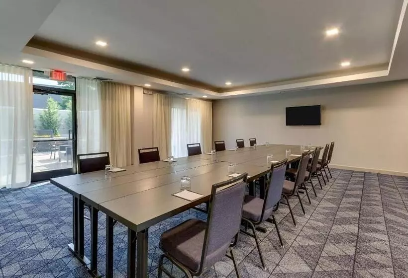 فندق Courtyard Lexington South/hamburg Place