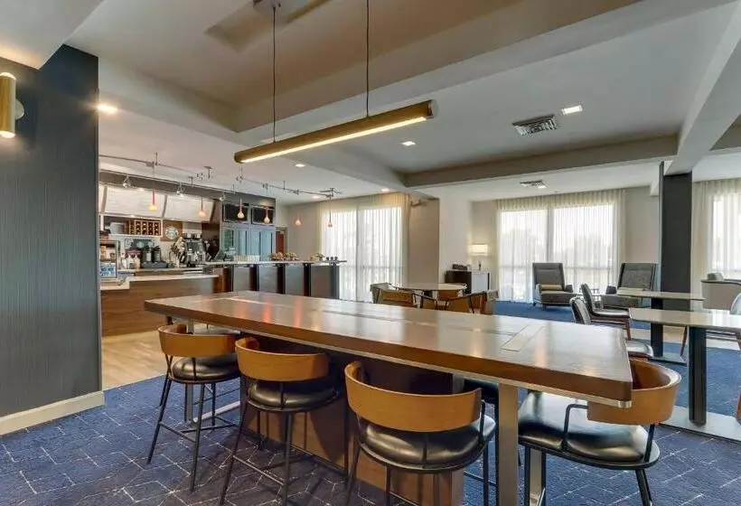 فندق Courtyard Lexington South/hamburg Place