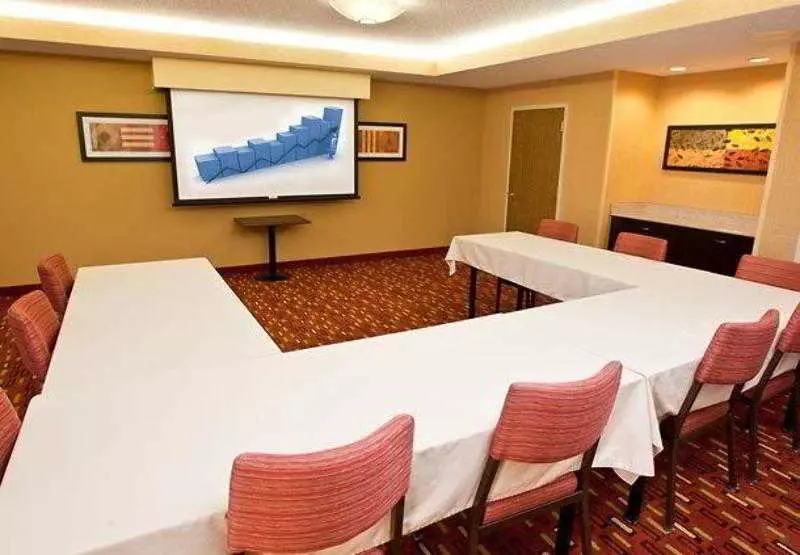 ホテル Courtyard By Marriott Springfield
