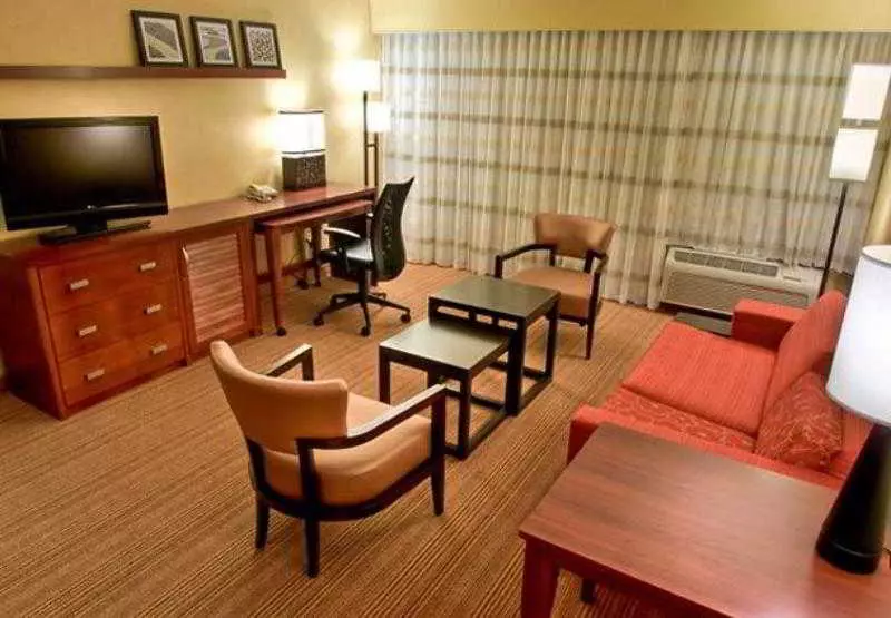ホテル Courtyard By Marriott Springfield