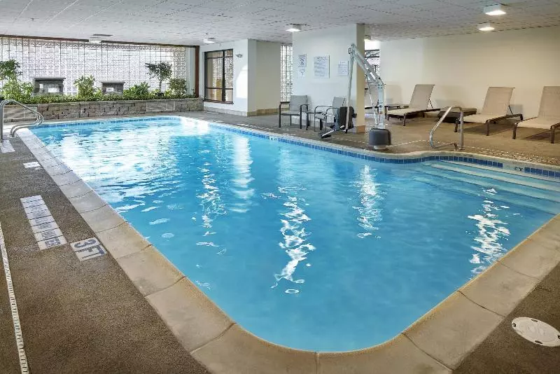 هتل Courtyard By Marriott State College