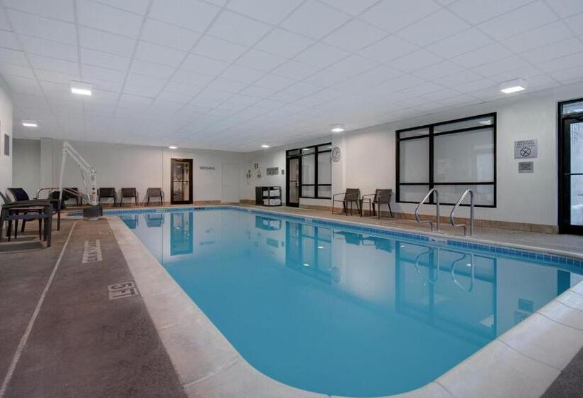 酒店 Courtyard By Marriott State College