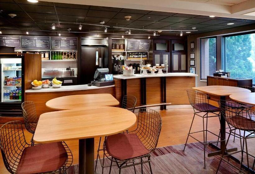 酒店 Courtyard By Marriott State College