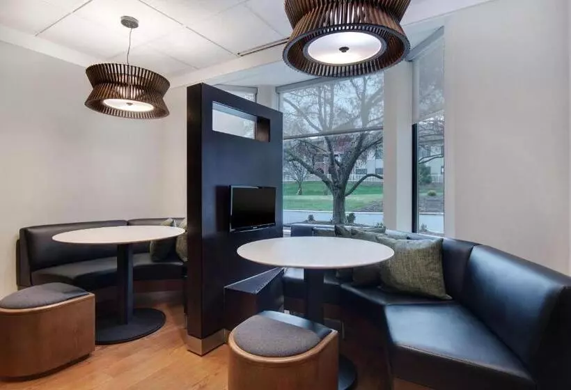 هتل Courtyard By Marriott State College