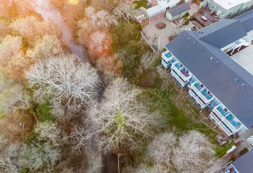 Отель Creekside Inn Downtown