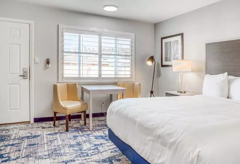 Отель Creekside Inn Downtown