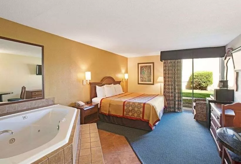 ホテル Days Inn By Wyndham Charlotte/woodlawn Near Carowinds