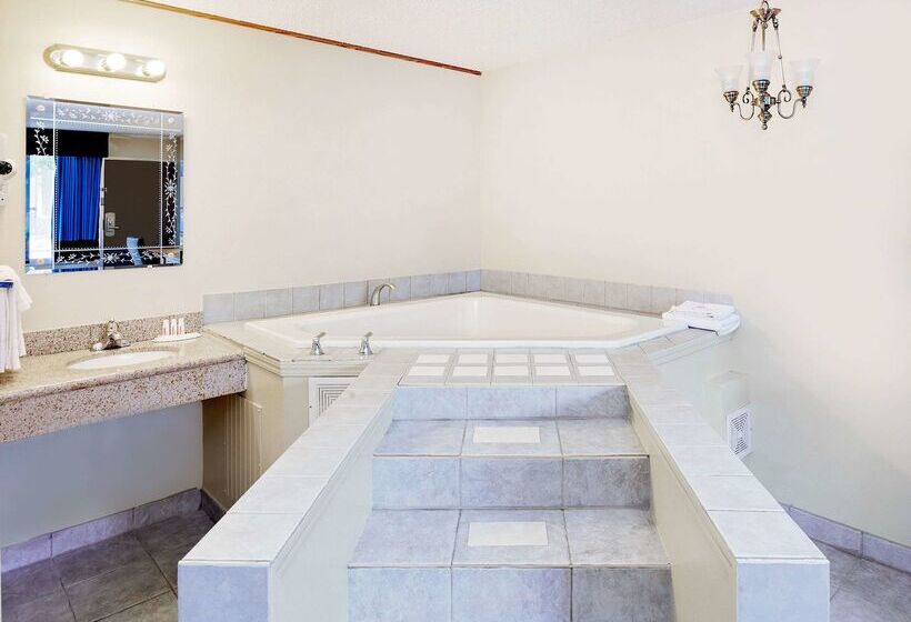 בית מלון כפרי Days Inn By Wyndham Lafayette Near Lafayette Airport