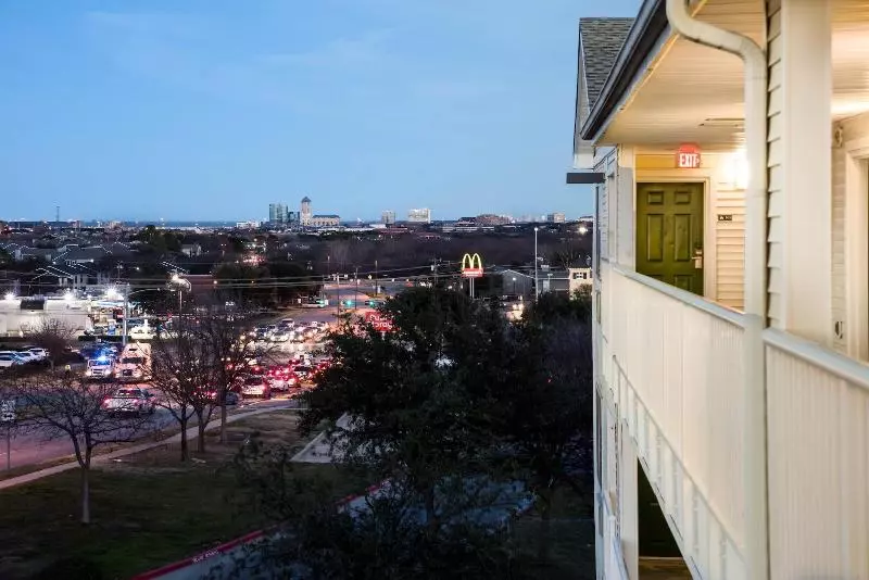 酒店 Hometowne Studios By Red Roof Dallas Irving