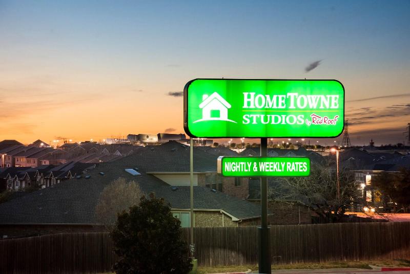 Otel Hometowne Studios By Red Roof Dallas   Irving