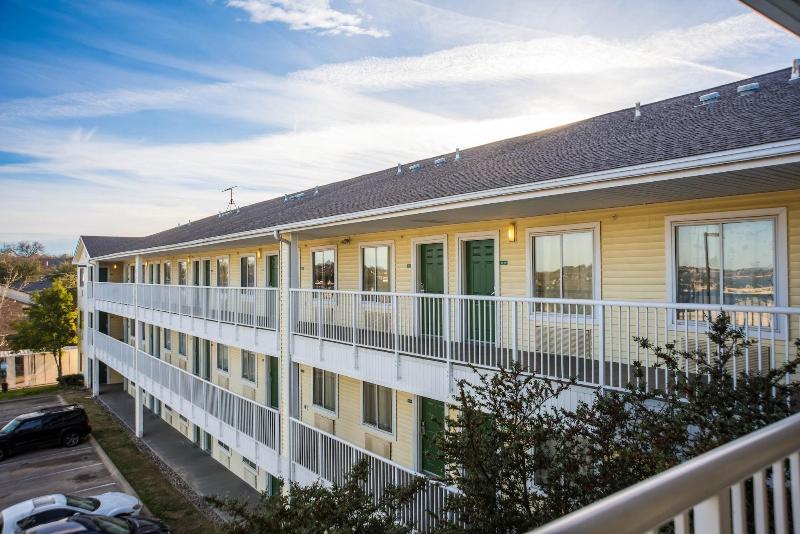 Otel Hometowne Studios By Red Roof Dallas   Irving