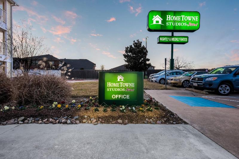 Otel Hometowne Studios By Red Roof Dallas   Irving