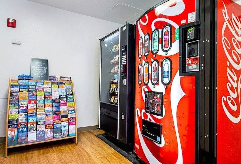 בית מלון כפרי Hometowne Studios By Red Roof Tacoma   Puyallup