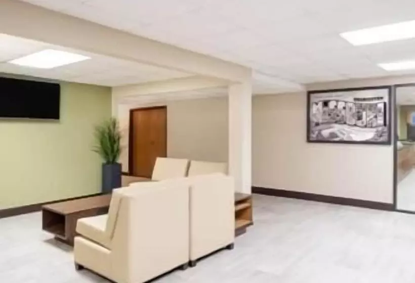 בית מלון כפרי Super 8 By Wyndham Charleston Sikeston East Mo