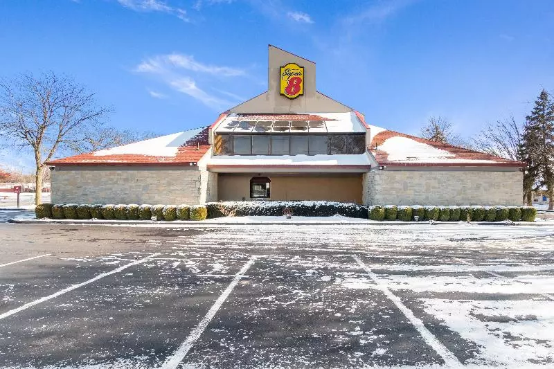 בית מלון כפרי Super 8 By Wyndham Findlay