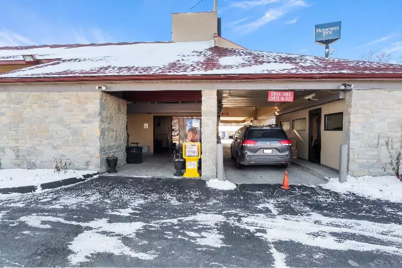 בית מלון כפרי Super 8 By Wyndham Findlay