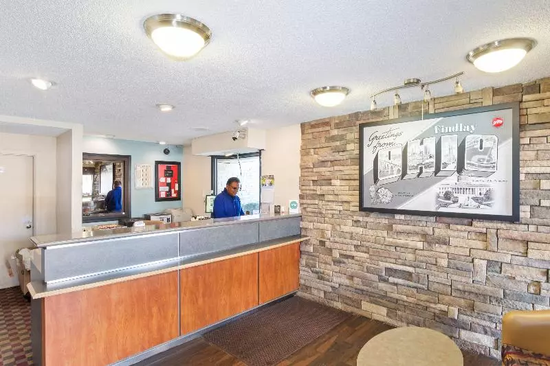 בית מלון כפרי Super 8 By Wyndham Findlay