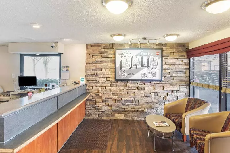 בית מלון כפרי Super 8 By Wyndham Findlay