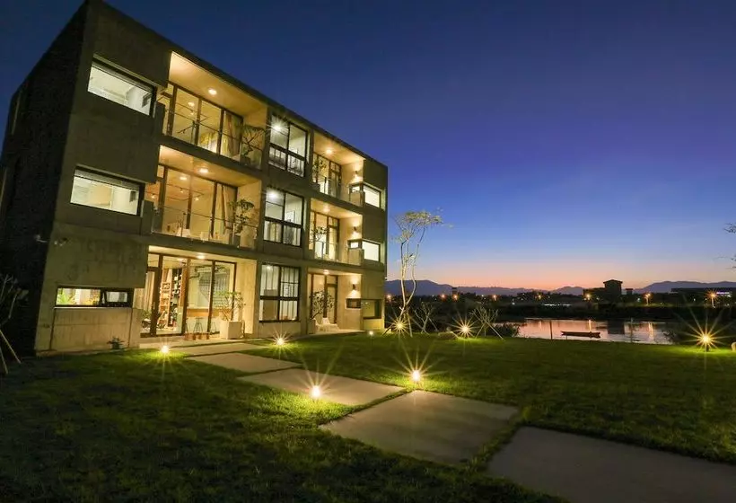 簡易ホテル Crisscross