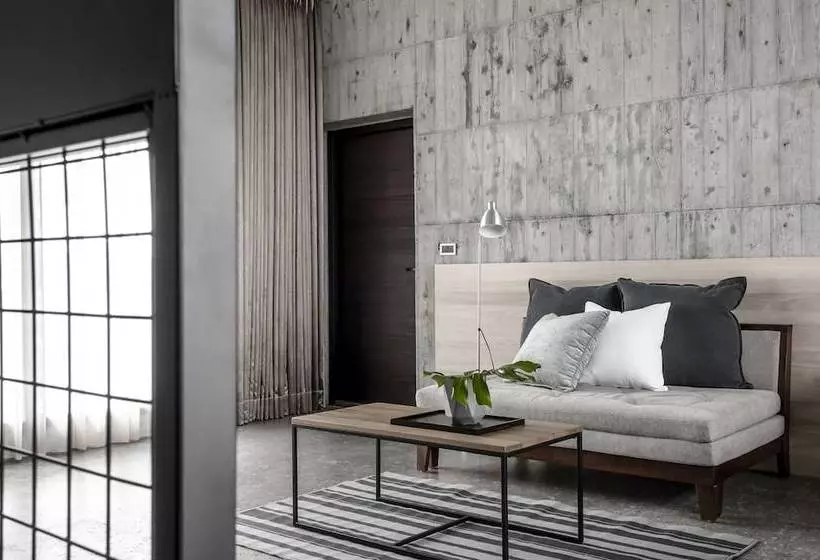 簡易ホテル Crisscross