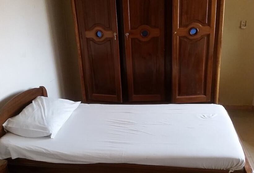 مسافرخانه Hôtel La Citronnelle