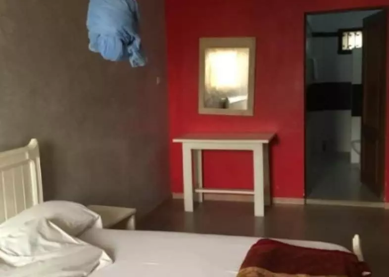 مسافرخانه Hôtel La Citronnelle