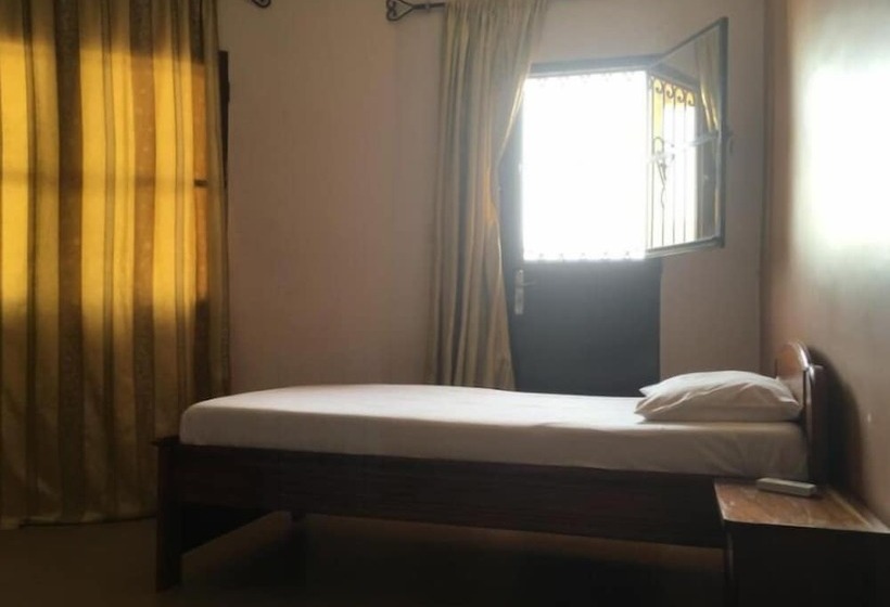 مسافرخانه Hôtel La Citronnelle