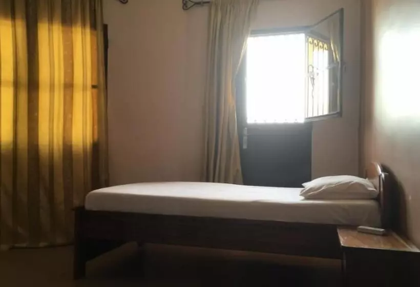 مسافرخانه Hôtel La Citronnelle