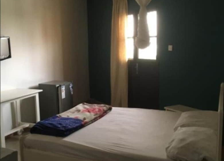 مسافرخانه Hôtel La Citronnelle