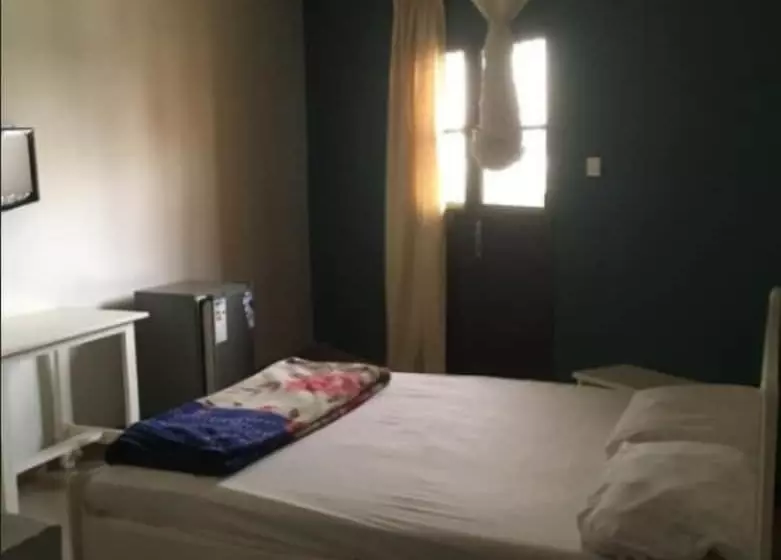 مسافرخانه Hôtel La Citronnelle