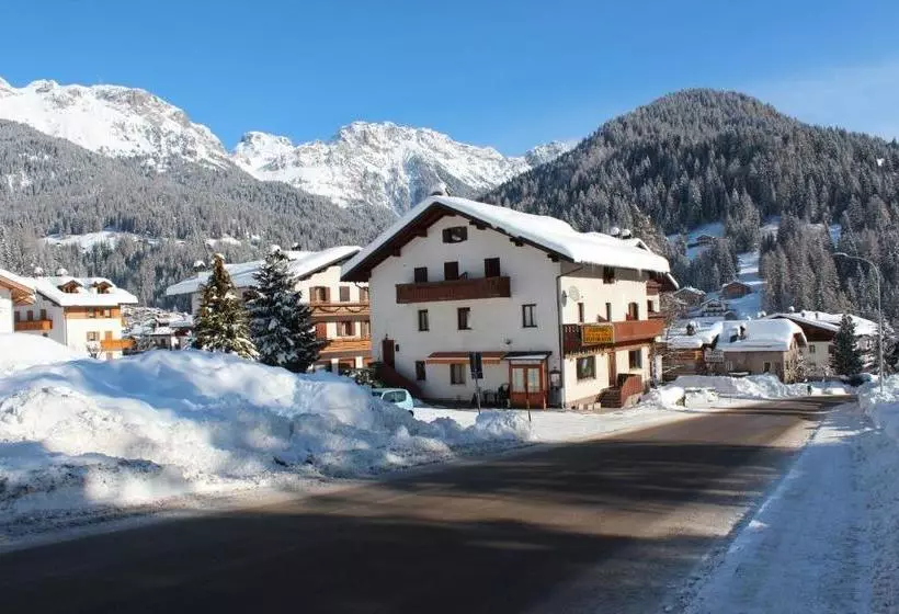 ホテル Cime D'auta