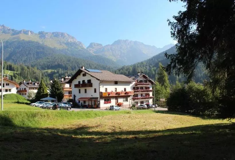 ホテル Cime D'auta