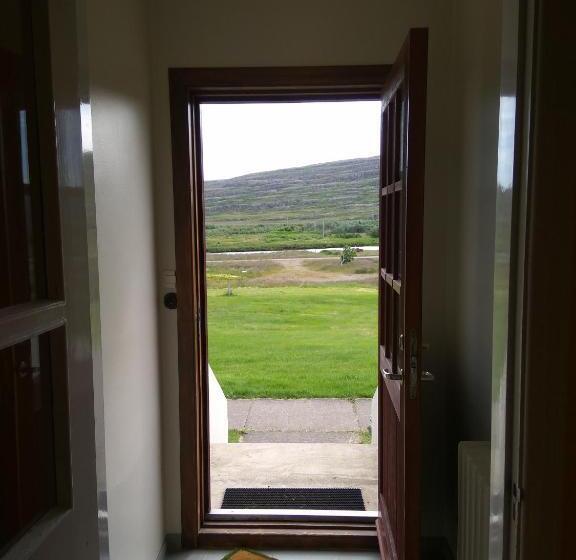 هتل Hótel Laugarhóll With Natural Hot Spring