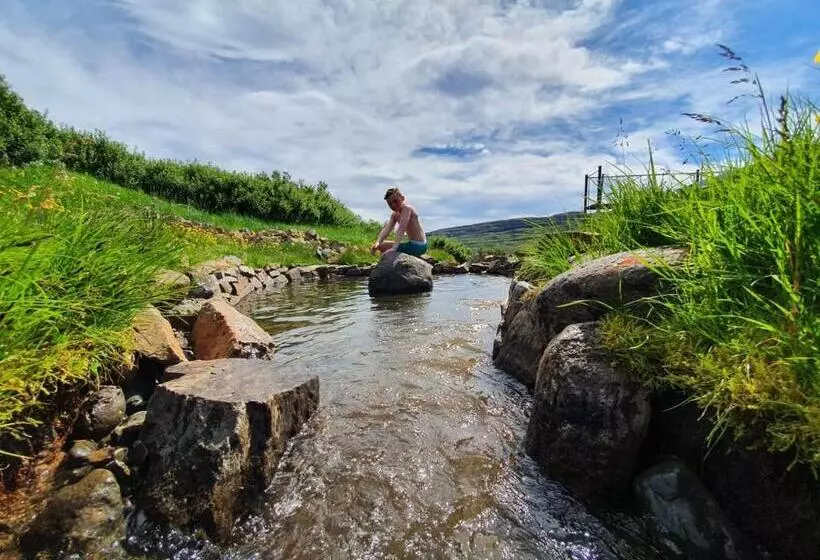 هتل Hótel Laugarhóll With Natural Hot Spring