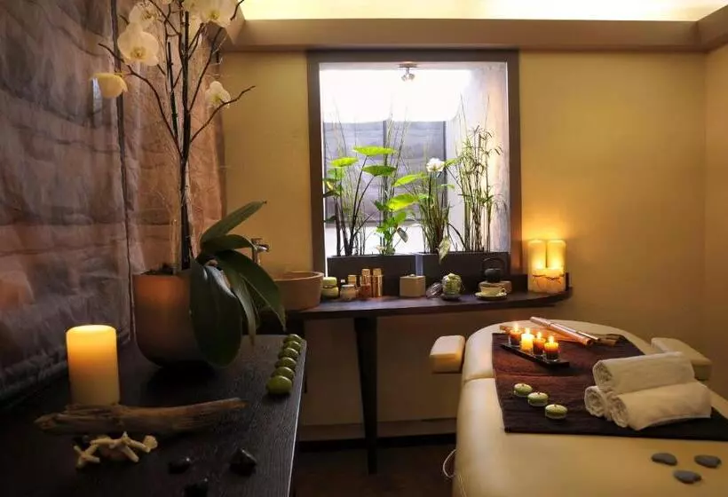 Hotelli Hôtel L Yeuse   Teritoria