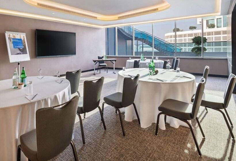 Radisson Blu Hotel, Dubai Canal View